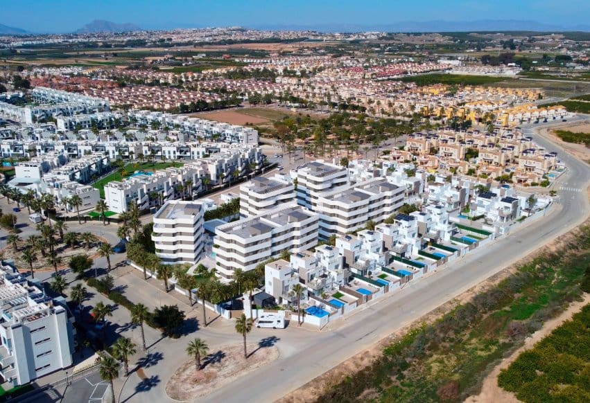 2 soveværelse Lejlighed til salg i Guardamar del Segura med swimmingpool - € 299.000 (Ref: 10120562)