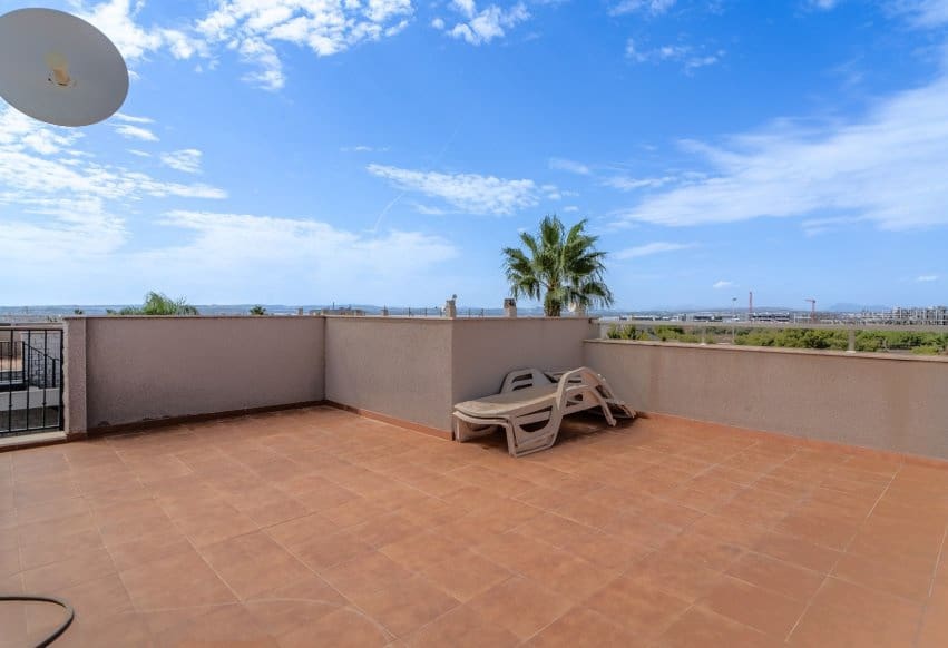 3 Zimmer Haus zu verkaufen in Torrevieja mit Pool Garage - 294.900 € (Ref: 10131004)