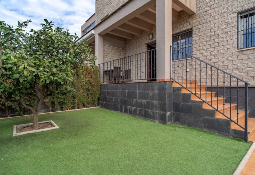 3 Zimmer Haus zu verkaufen in Torrevieja mit Pool Garage - 294.900 € (Ref: 10131004)