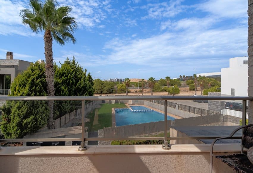 3 Zimmer Haus zu verkaufen in Torrevieja mit Pool Garage - 294.900 € (Ref: 10131004)