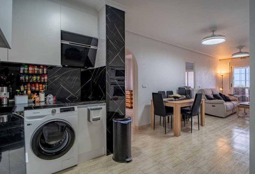 3 bedroom Apartment for sale in Torrevieja with pool - € 154,900 (Ref: 10158797)