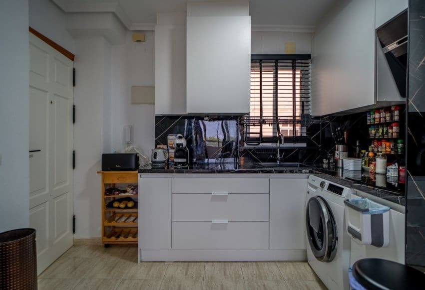 3 bedroom Apartment for sale in Torrevieja with pool - € 154,900 (Ref: 10158797)