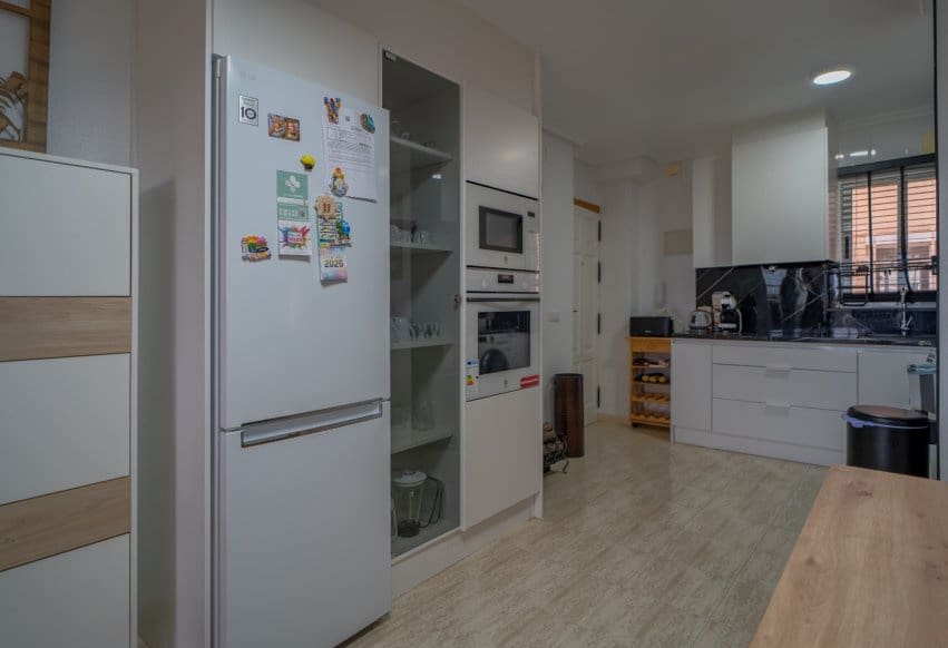 3 bedroom Apartment for sale in Torrevieja with pool - € 154,900 (Ref: 10158797)
