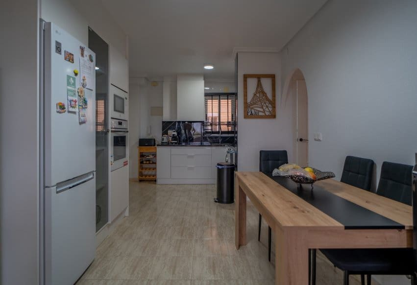 3 bedroom Apartment for sale in Torrevieja with pool - € 154,900 (Ref: 10158797)