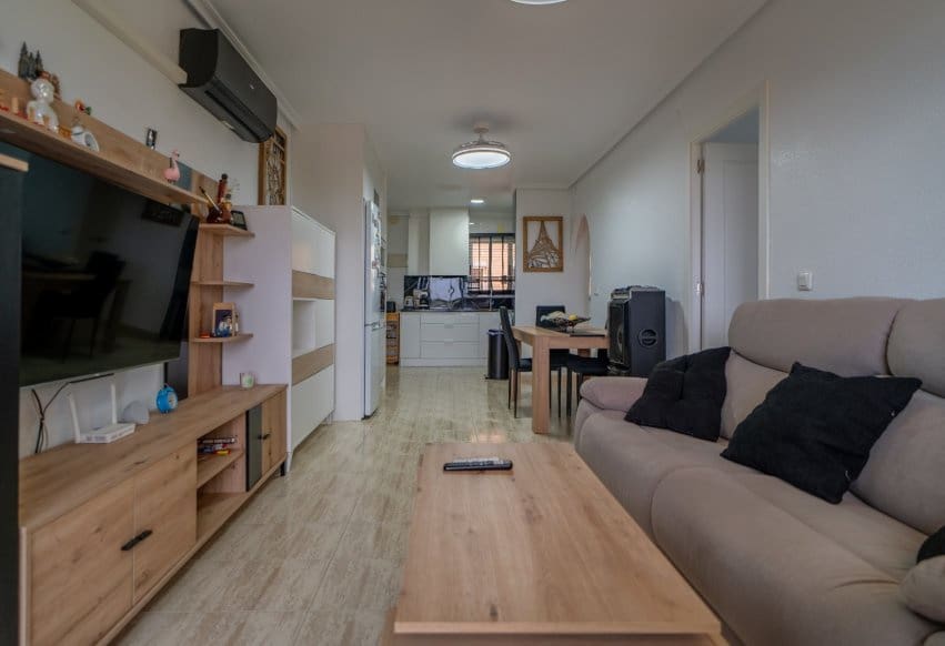 3 bedroom Apartment for sale in Torrevieja with pool - € 154,900 (Ref: 10158797)
