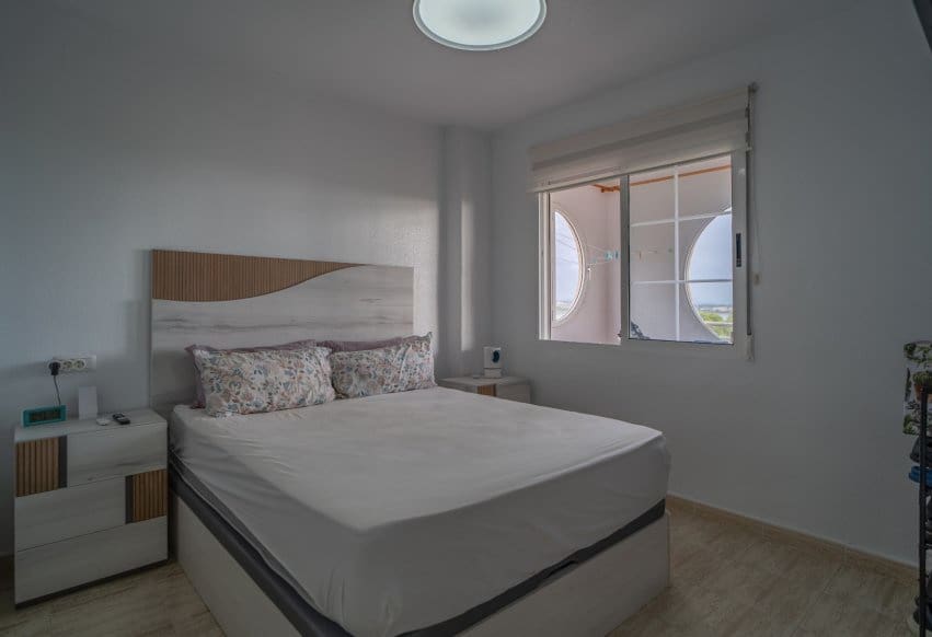 3 bedroom Apartment for sale in Torrevieja with pool - € 154,900 (Ref: 10158797)