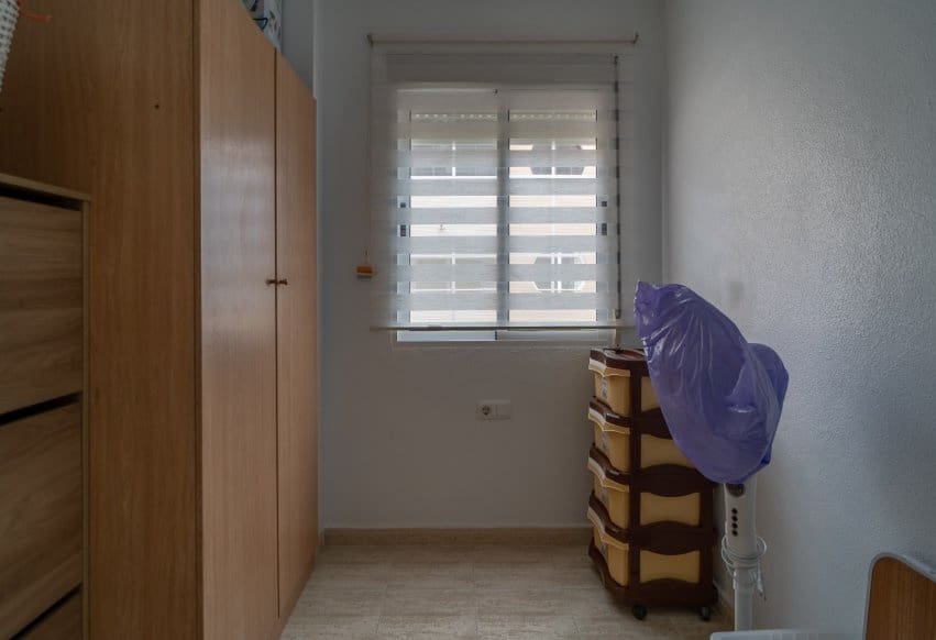 3 bedroom Apartment for sale in Torrevieja with pool - € 154,900 (Ref: 10158797)