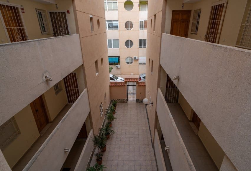 3 bedroom Apartment for sale in Torrevieja with pool - € 154,900 (Ref: 10158797)