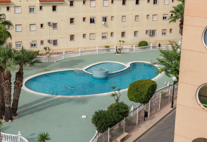 3 bedroom Apartment for sale in Torrevieja with pool - € 154,900 (Ref: 10158797)