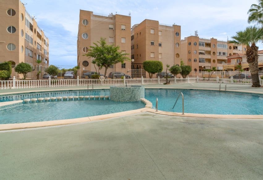 3 bedroom Apartment for sale in Torrevieja with pool - € 154,900 (Ref: 10158797)