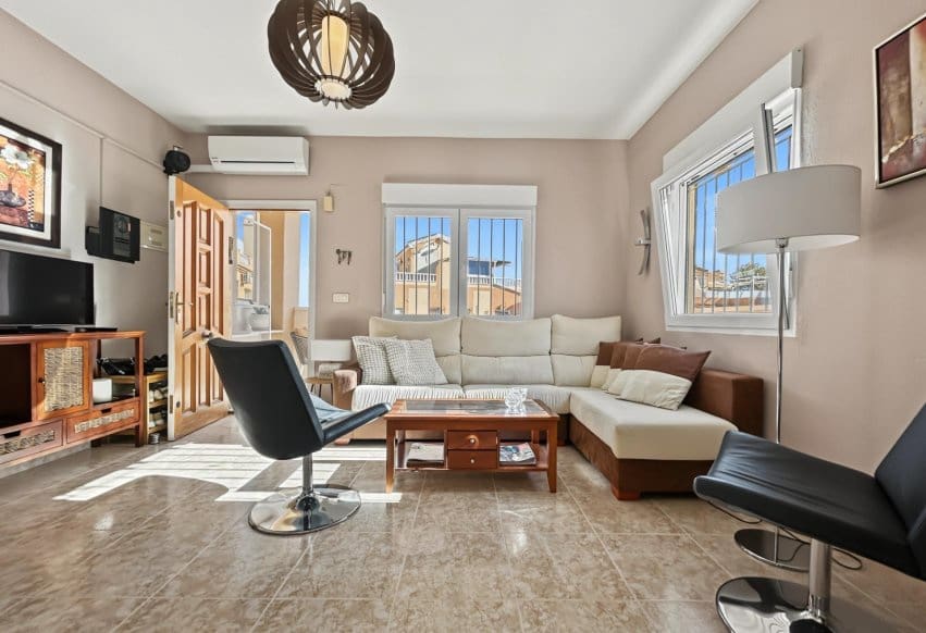 2 soveværelse Bungalow til salg i Orihuela Costa med swimmingpool - € 193.900 (Ref: 10167539)