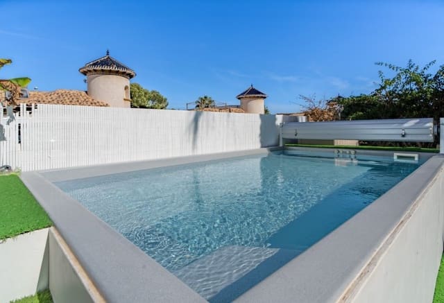 4 soveværelse Byhus til salg i Las Filipinas med swimmingpool garage - € 429.000 (Ref: 10175924)