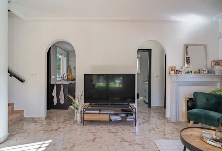4 soveværelse Byhus til salg i Filipinas med swimmingpool garage - € 429.000 (Ref: 10175924)