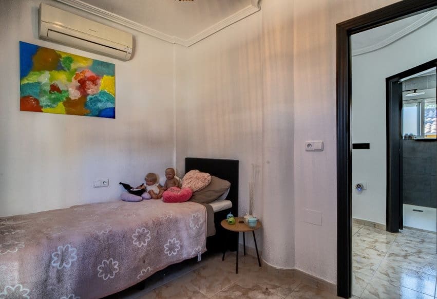 4 soveværelse Byhus til salg i Filipinas med swimmingpool garage - € 429.000 (Ref: 10175924)