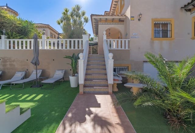 4 soveværelse Byhus til salg i Las Filipinas med swimmingpool garage - € 429.000 (Ref: 10175924)