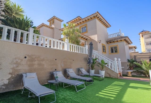 4 soveværelse Byhus til salg i Las Filipinas med swimmingpool garage - € 429.000 (Ref: 10175924)