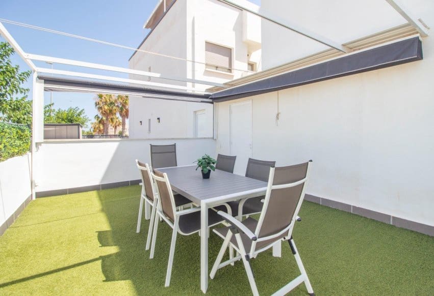 2 soveværelse Bungalow til salg i Torre de la Horadada med swimmingpool - € 293.900 (Ref: 10181982)
