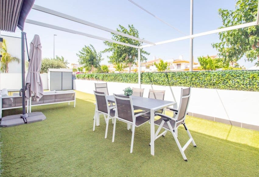 2 soveværelse Bungalow til salg i Torre de la Horadada med swimmingpool - € 293.900 (Ref: 10181982)