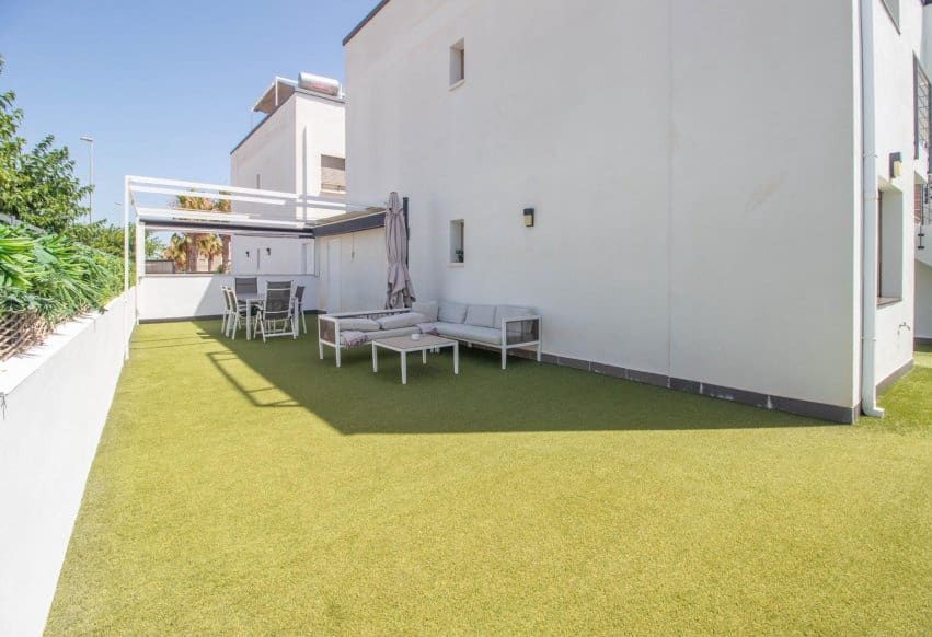 2 soveværelse Bungalow til salg i Torre de la Horadada med swimmingpool - € 293.900 (Ref: 10181982)