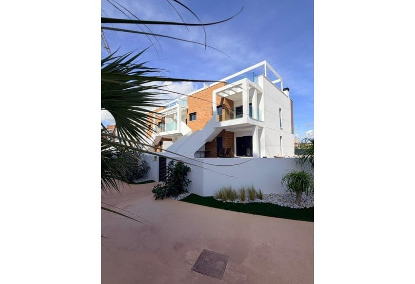 3 bedroom Apartment for sale in Pilar de la Horadada with pool garage - € 325,000 (Ref: 8544115)
