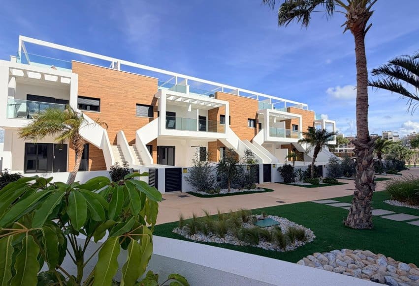 3 bedroom Apartment for sale in Pilar de la Horadada with pool garage - € 325,000 (Ref: 8544115)