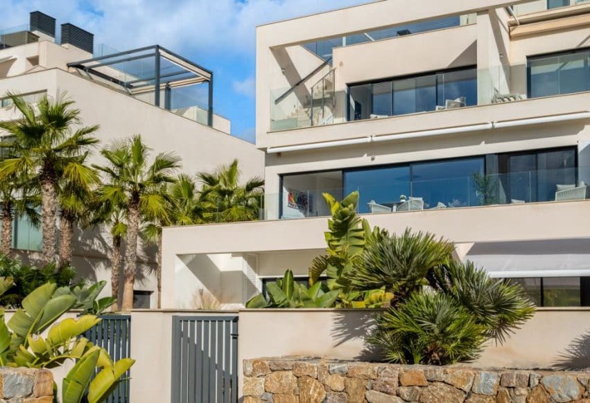 2 sypialnia Penthouse na sprzedaż w Orihuela Costa z basenem garażem - 350 000 € (Ref: 8661572)