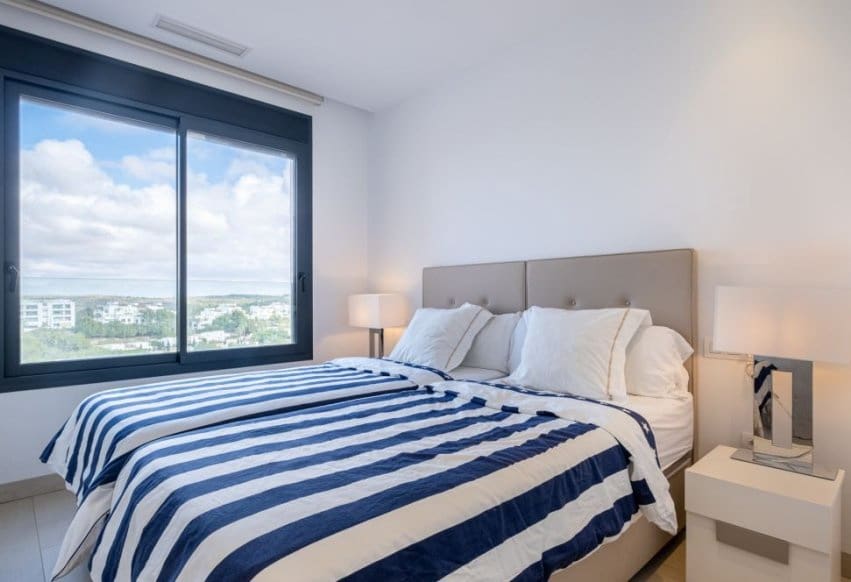 2 sypialnia Penthouse na sprzedaż w Orihuela Costa z basenem garażem - 350 000 € (Ref: 8661572)