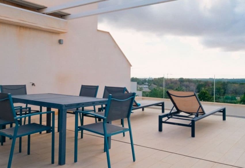 2 sypialnia Penthouse na sprzedaż w Orihuela Costa z basenem garażem - 350 000 € (Ref: 8661572)