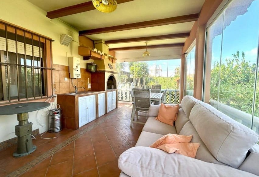 3 bedroom Villa for sale in Cabo Roig with pool - € 790,000 (Ref: 9278609)