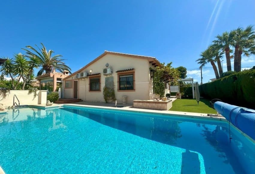 3 sypialnia Willa na sprzedaż w Orihuela Costa z basenem - 790 000 € (Ref: 9278609)