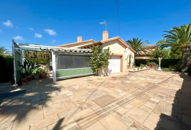 3 soveværelse Villa til salg i Aguamarina, Orihuela med swimmingpool - € 790.000 (Ref: 9278609)