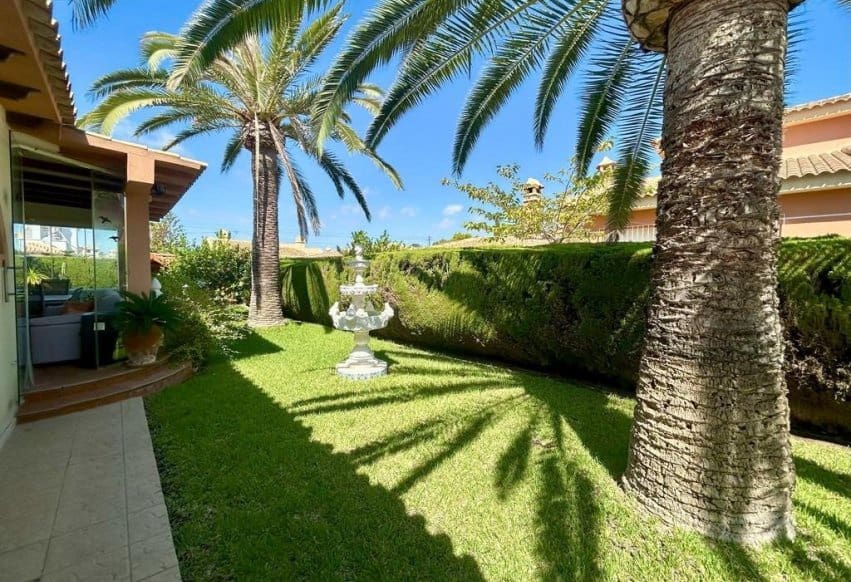 3 sypialnia Willa na sprzedaż w Orihuela Costa z basenem - 790 000 € (Ref: 9278609)