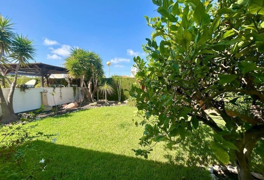 3 sypialnia Willa na sprzedaż w Orihuela Costa z basenem - 790 000 € (Ref: 9278609)
