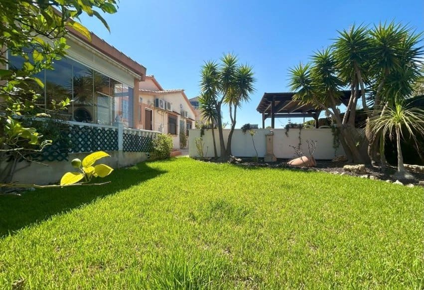 3 sypialnia Willa na sprzedaż w Orihuela Costa z basenem - 790 000 € (Ref: 9278609)