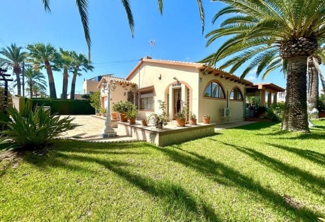 3 soveværelse Villa til salg i Aguamarina, Orihuela med swimmingpool - € 790.000 (Ref: 9278609)