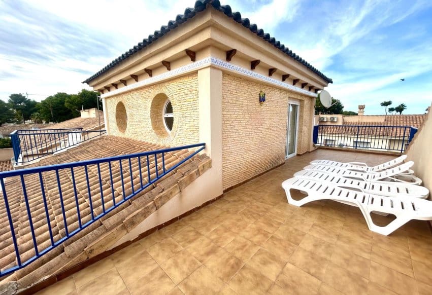 3 bedroom Townhouse for sale in Campoamor with garage - € 355,000 (Ref: 9278610)