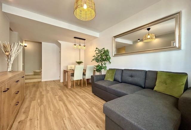 Apartamento de 3 habitaciones en Los Balcones - Los Altos, Orihuela en venta con piscina - 288.000 € (Ref: 9278611)