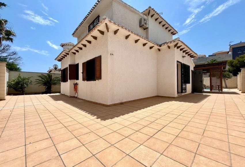 4 soverom Villa til salgs i La Zenia med svømmebasseng - € 585 000 (Ref: 9278612)
