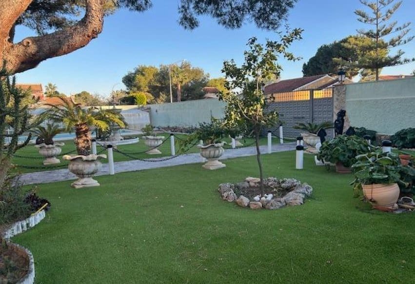 3 soveværelse Villa til salg i Orihuela Costa med swimmingpool - € 985.000 (Ref: 9278615)