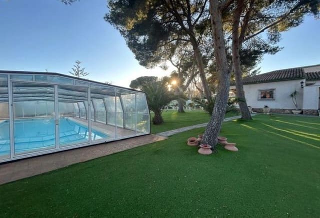 3 bedroom Villa for sale in Dehesa de Campoamor, Orihuela with pool - € 985,000 (Ref: 9278615)