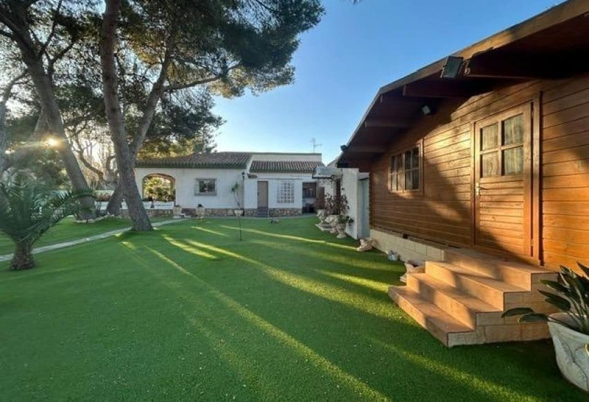 3 bedroom Villa for sale in Campoamor with pool garage - € 985,000 (Ref: 9278615)