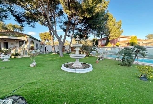 3 quarto Moradia para venda em Dehesa de Campoamor, Orihuela com piscina garagem - 985 000 € (Ref: 9278615)