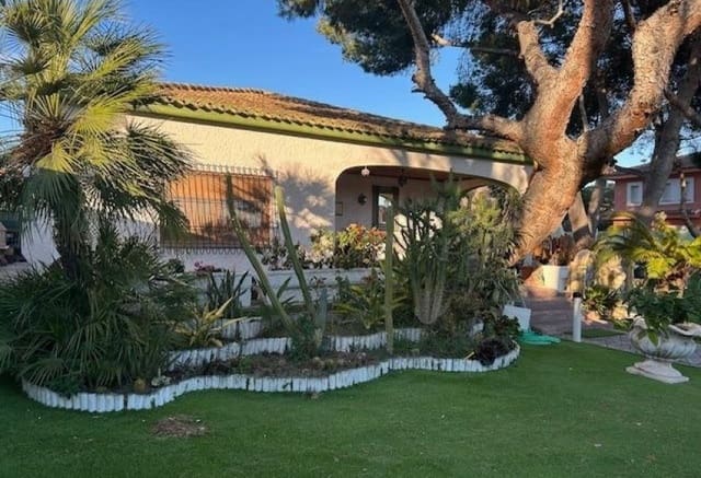 3 quarto Moradia para venda em Dehesa de Campoamor, Orihuela com piscina garagem - 985 000 € (Ref: 9278615)