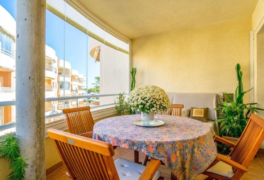 3 makuuhuone Huoneisto myytävänä paikassa Campoamor mukana uima-altaan - 229 500 € (Ref: 9278616)