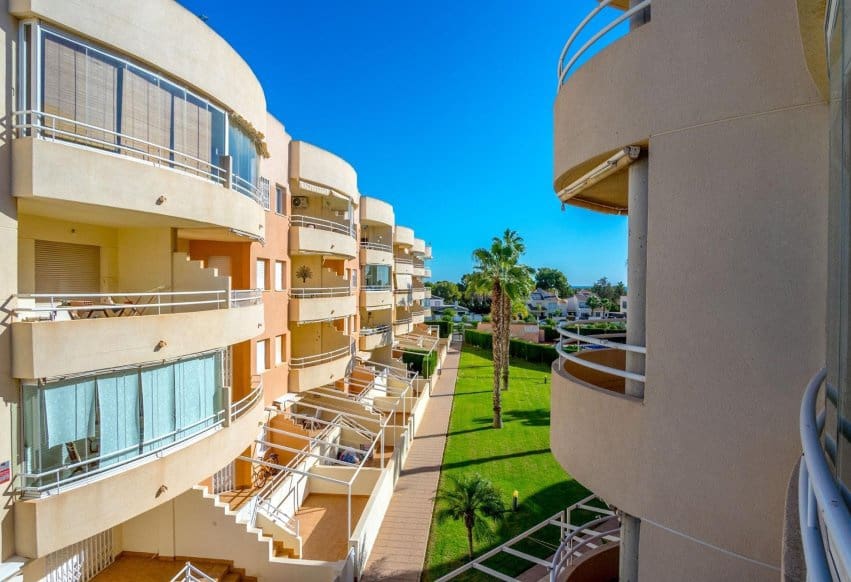3 makuuhuone Huoneisto myytävänä paikassa Campoamor mukana uima-altaan - 229 500 € (Ref: 9278616)