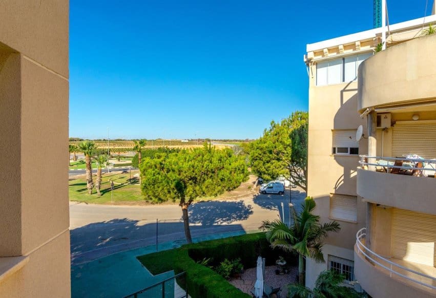 3 makuuhuone Huoneisto myytävänä paikassa Campoamor mukana uima-altaan - 229 500 € (Ref: 9278616)
