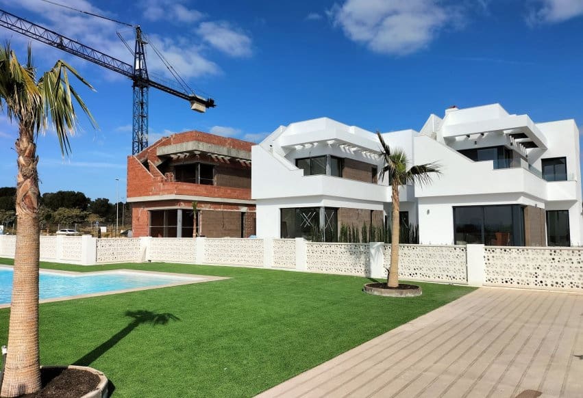 3 bedroom Villa for sale in Pilar de la Horadada with pool - € 460,000 (Ref: 9278644)