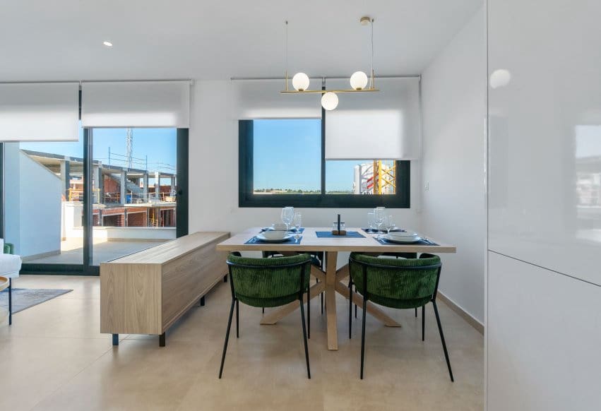 2 slaapkamer Bungalow te koop in Torrevieja met zwembad - € 329.900 (Ref: 9278650)