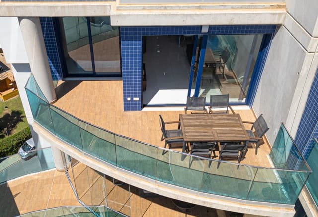 3 chambre Penthouse à vendre à Punta Prima, Orihuela avec piscine garage - 810 000 € (Ref: 9278661)