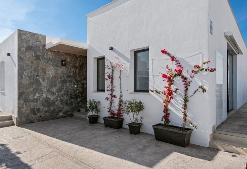 3 bedroom Villa for sale in Mar de Cristal with pool - € 549,000 (Ref: 9293622)